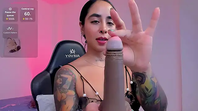 sophierooy22 online show from 11-08-25, 11:08