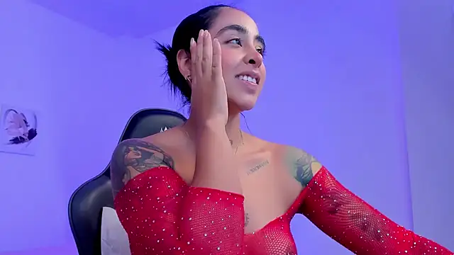 sophierooy22 online show from 09-18-25, 09:29