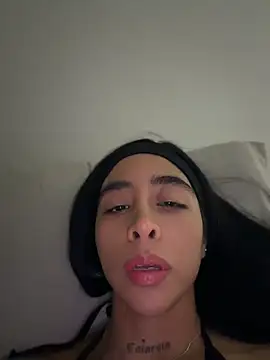 Snapshot of sophierooy22 chatting on 06-23-26, 07:23 sophierooy22 online show from 06-23-26, 07:23