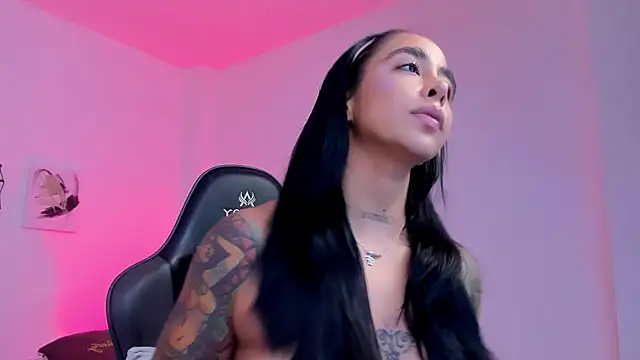 sophierooy22 online show from 10-19-25, 02:09