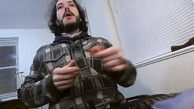 Snapshot of Prolapse_Pig chatting on 12-13-25, 08:04 Prolapse Pig online show from 12-13-25, 08:04