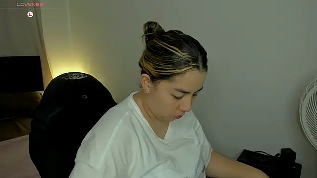 brithany olson25 online show from 03-19-26, 08:42