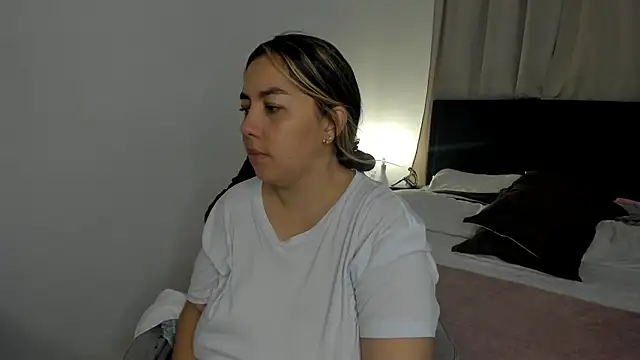 brithany olson25 online show from 02-15-26, 05:23