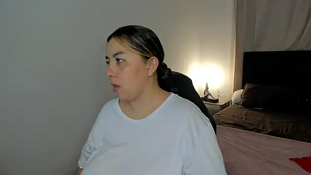 brithany olson25 online show from 04-18-26, 02:47