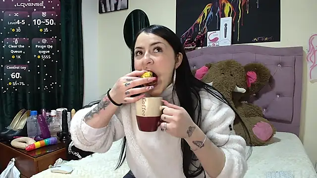 Emmie Hot online show from 11-27-25, 12:05