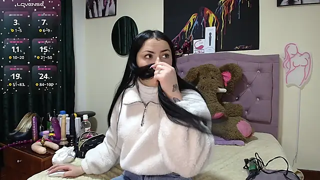 Emmie Hot online show from 11-03-25, 12:09