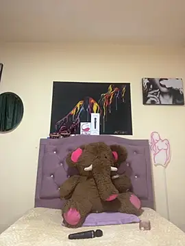 Emmie Hot online show from 11-07-25, 11:59