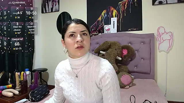 Emmie Hot online show from 10-28-25, 12:04