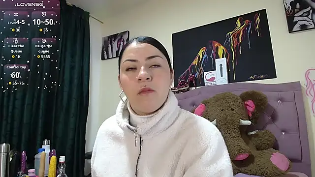 Snapshot of Emmie_Hot chatting on 10-03-25, 11:56 Emmie Hot online show from 10-03-25, 11:56