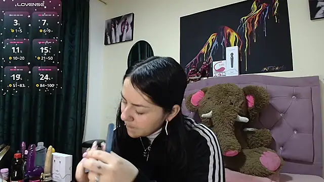 Emmie Hot online show from 11-10-25, 12:21