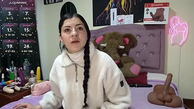 Emmie Hot online show from 05-19-26, 11:39