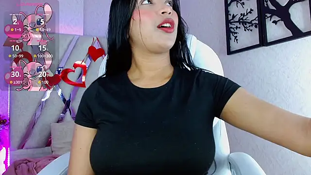 Sophia waalker  1 online show from 03-05-25, 11:28