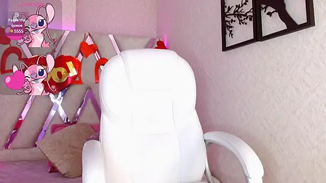 Sophia waalker  1 online show from 02-25-25, 12:38