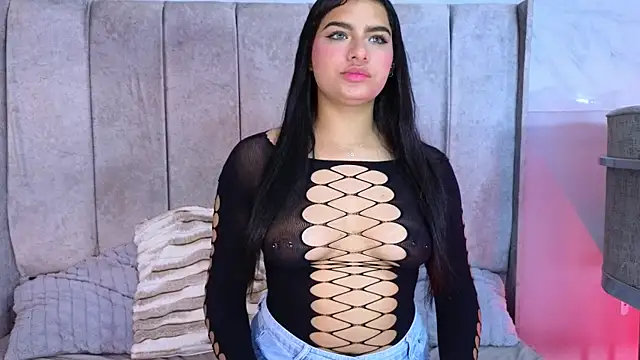 Snapshot of karoll_danielss chatting on 02-04-25, 04:05 karoll danielss online show from 02-04-25, 04:05