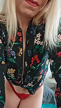 SweetyNinaOff1 online show from 01-15-26, 08:40