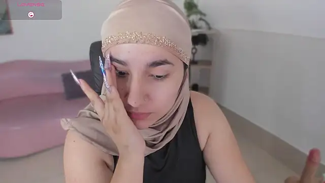 Snapshot of Ayha_khalaf chatting on 11-29-25, 01:06 Ayha khalaf online show from 11-29-25, 01:06