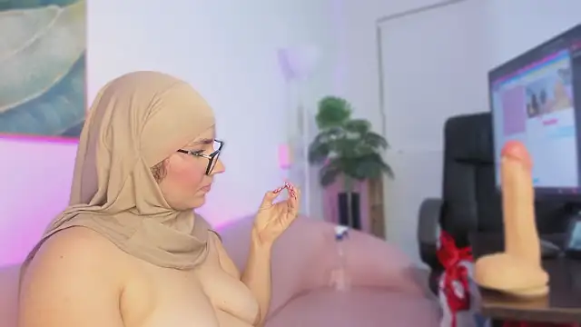 Snapshot of Ayha_khalaf chatting on 02-20-26, 06:26 Ayha khalaf online show from 02-20-26, 06:26