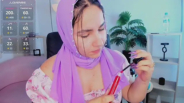 Snapshot of Ayha_khalaf chatting on 01-06-26, 02:15 Ayha khalaf online show from 01-06-26, 02:15