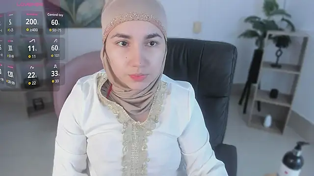 Snapshot of Ayha_khalaf chatting on 11-25-25, 01:06 Ayha khalaf online show from 11-25-25, 01:06