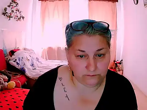 Marryllunax online show from 04-16-26, 09:21