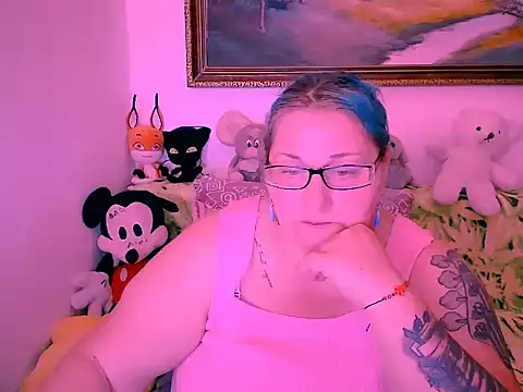 Marryllunax online show from 10-22-25, 07:35