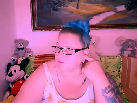 Marryllunax online show from 10-10-25, 05:25