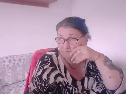 Marryllunax online show from 09-30-25, 01:50