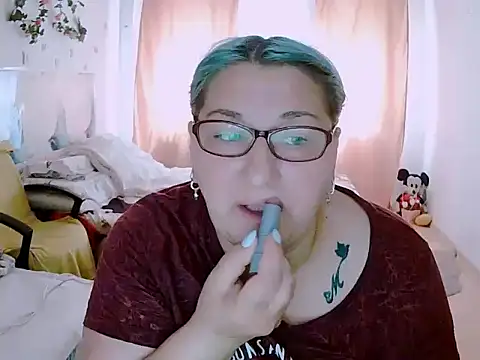 Marryllunax online show from 05-19-26, 08:32