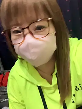 Snapshot of ran_xx_x chatting on 10-15-25, 04:15 ran xx x online show from 10-15-25, 04:15