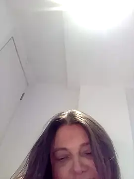 Snapshot of HotHornyEmmaX chatting on 02-01-25, 03:50 HotHornyEmmaX online show from 02-01-25, 03:50