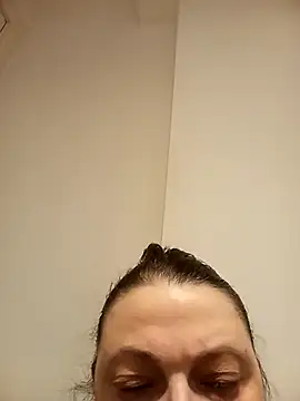 Snapshot of HotHornyEmmaX chatting on 12-15-25, 07:58 HotHornyEmmaX online show from 12-15-25, 07:58