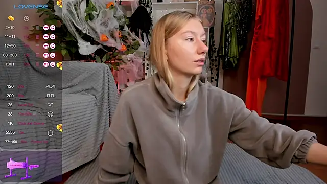 Snapshot of Rachel_Rut chatting on 10-21-25, 04:12 Rachel Rut online show from 10-21-25, 04:12