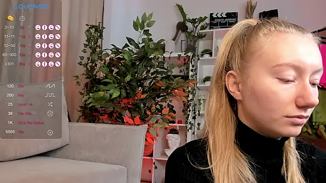 Snapshot of Rachel_Rut chatting on 09-30-25, 04:18 Rachel Rut online show from 09-30-25, 04:18