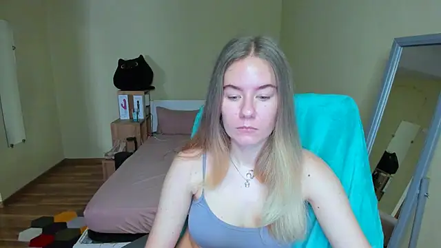 Snapshot of EmilyPaw chatting on 02-26-25, 06:40 EmilyPaw online show from 02-26-25, 06:40
