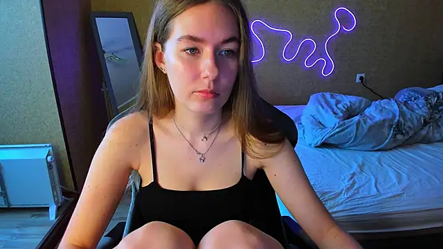 Snapshot of EmilyPaw chatting on 05-03-26, 01:58 EmilyPaw online show from 05-03-26, 01:58