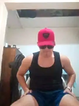 LuisMex1998 online show from 10-28-25, 09:19