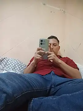 Snapshot of LuisMex1998 chatting on 06-06-26, 03:34 LuisMex1998 online show from 06-06-26, 03:34