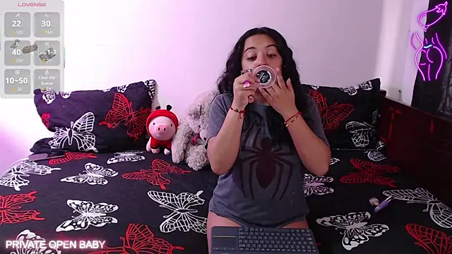 Tina 4 Charlie online show from 10-25-25, 02:28