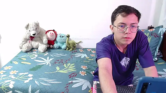 Tina 4 Charlie online show from 10-17-25, 01:02