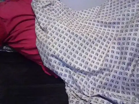 Snapshot of H50france chatting on 10-19-25, 07:05 H50france online show from 10-19-25, 07:05