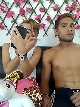 hot couple25 online show from 01-21-25, 07:28