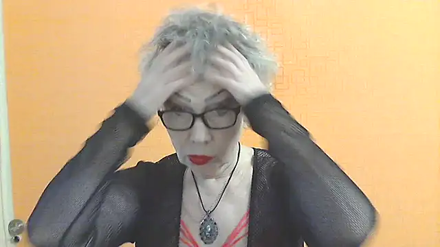 NessyJenixs online show from 05-13-26, 01:29