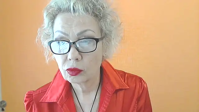 NessyJenixs online show from 05-19-26, 06:31