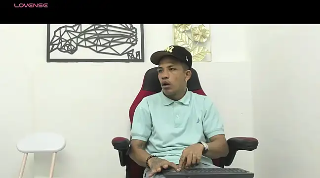 Snapshot of carlos_alber12 chatting on 03-17-25, 12:57 carlos alber12 online show from 03-17-25, 12:57