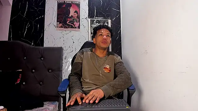 Snapshot of carlos_alber12 chatting on 09-20-25, 01:05 carlos alber12 online show from 09-20-25, 01:05