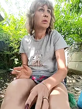 Laura Kiss online show from 06-16-26, 10:59