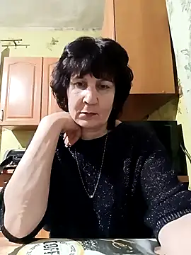 Snapshot of Laura_Kiss chatting on 03-08-25, 04:50 Laura Kiss online show from 03-08-25, 04:50