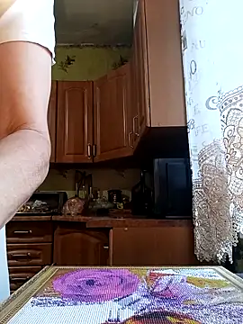 Laura Kiss online show from 12-19-25, 09:00