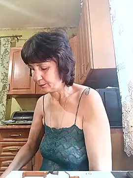 Laura Kiss online show from 11-11-25, 07:14