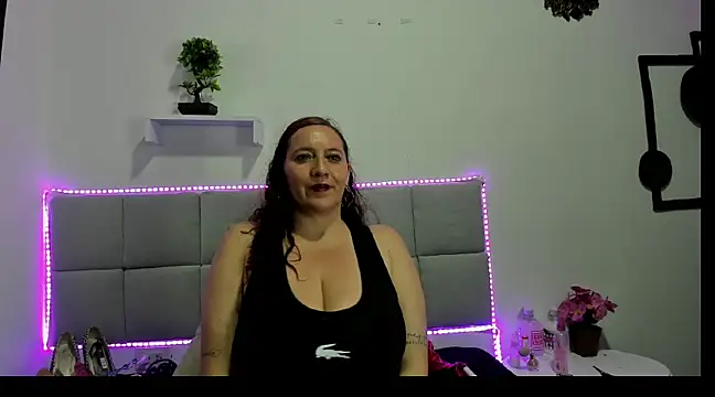 Madisson Housse online show from 03-15-25, 08:26